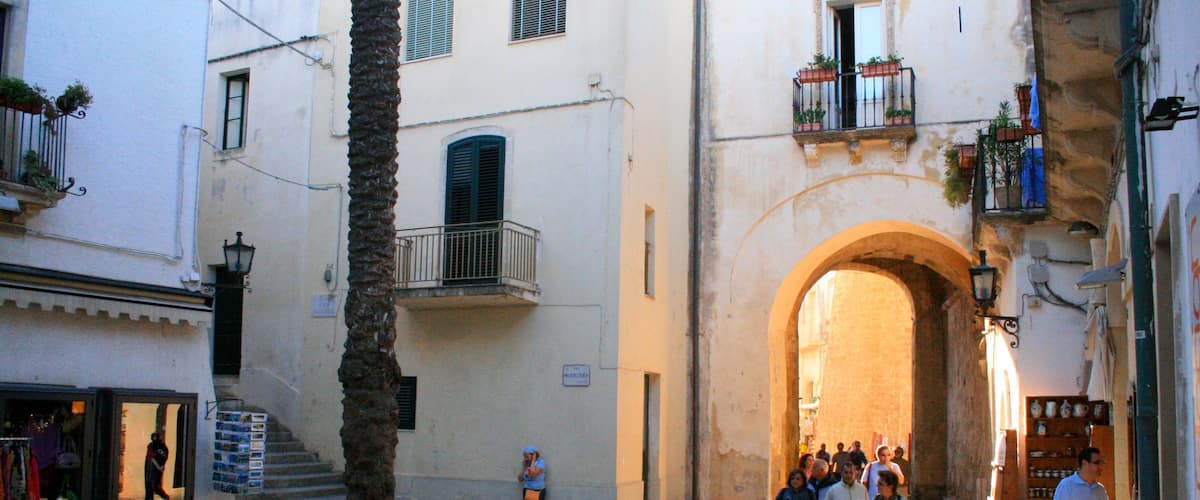 Lecce which includes street scenes as well as a large group of people