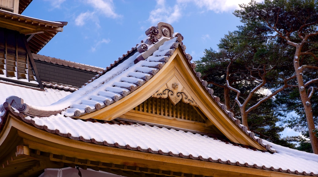 Fuerte Goryokaku que incluye un templo o lugar de culto