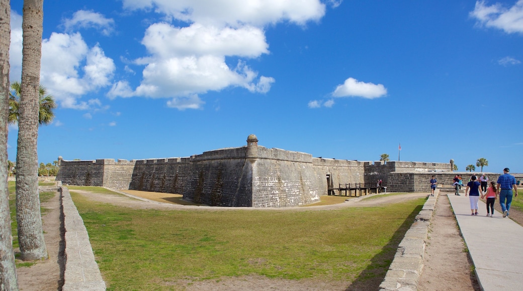 Castillo de San Marcos mostrando elementos del patrimonio