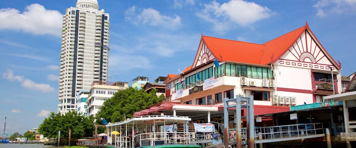 Bangkok City Centre featuring boating