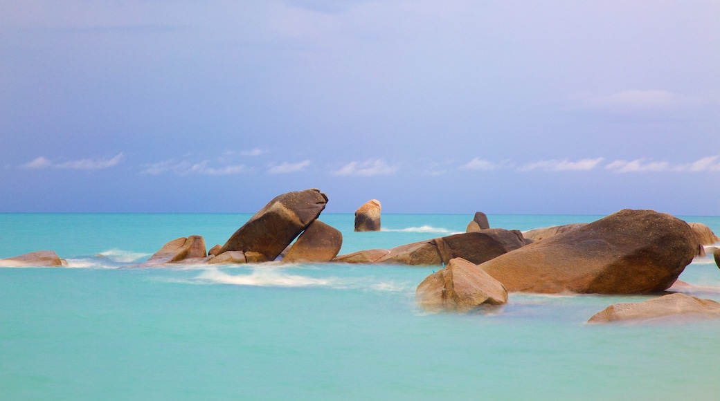 Hin Ta and Hin Yai showing general coastal views