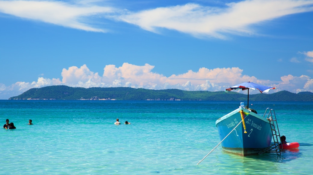 Koh Lan showing boating and general coastal views