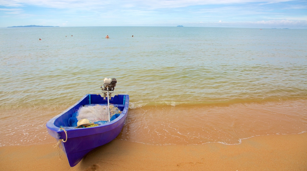 Jomtien Beach which includes boating and a beach