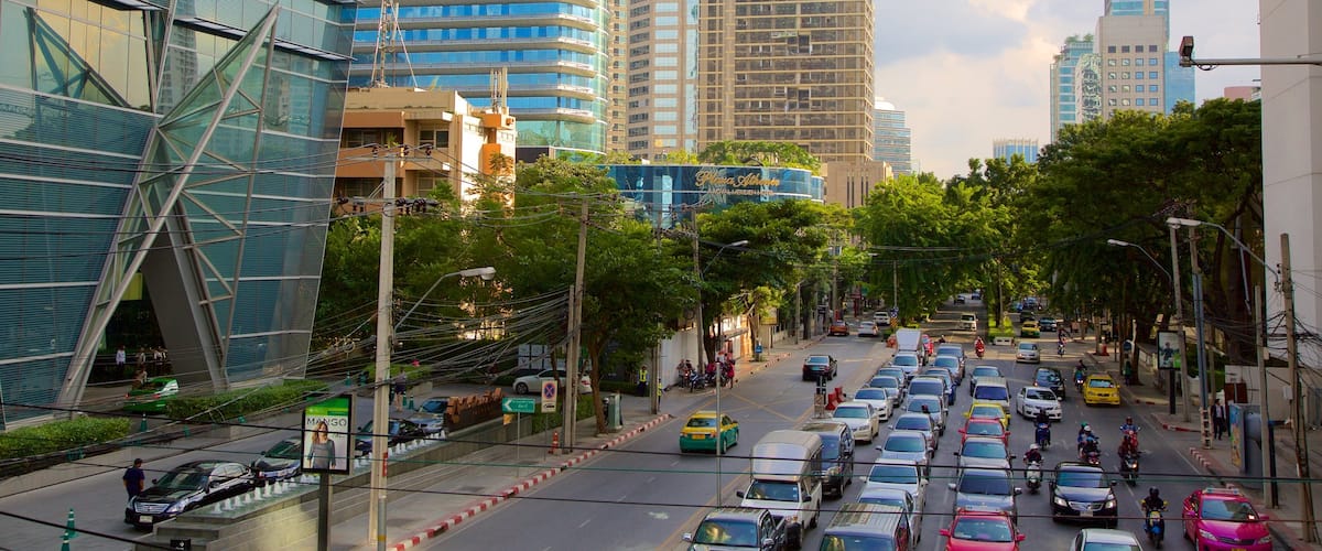 Sukhumvit showing street scenes