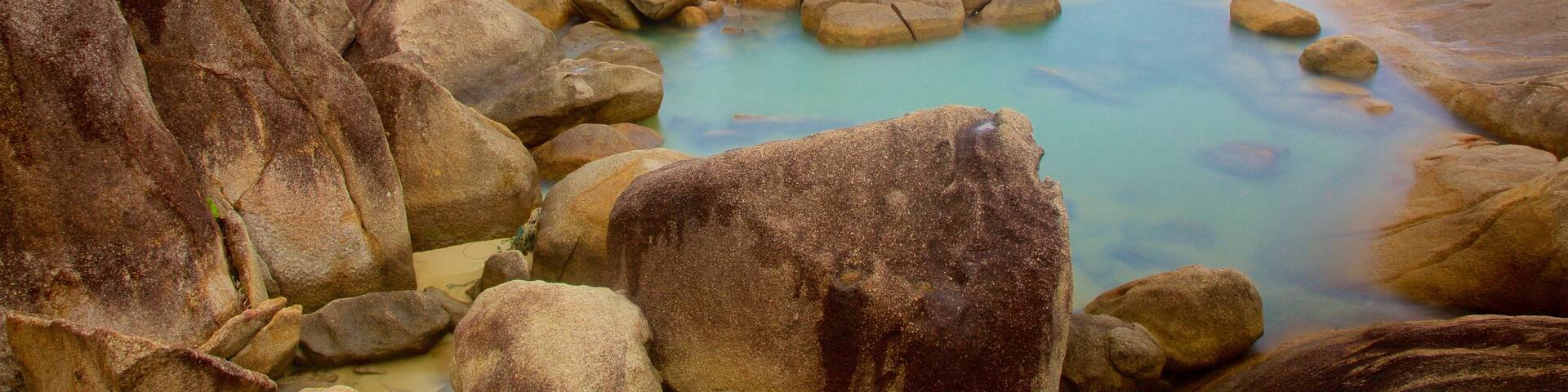 Hin Ta and Hin Yai which includes rugged coastline