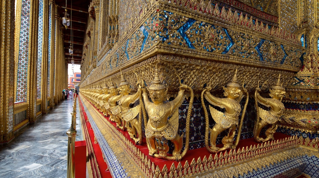 Templo del Buda Esmeralda que incluye aspectos religiosos y un templo o lugar de culto