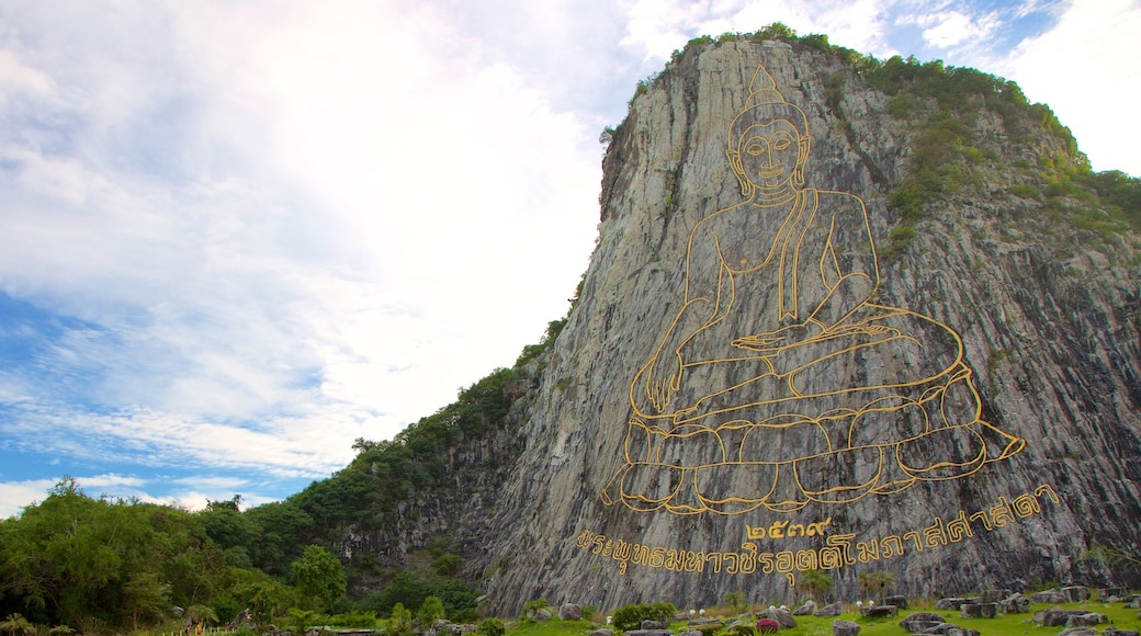 Buddha Mountain which includes mountains and religious aspects