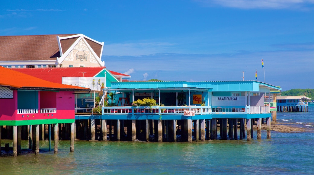 Na Baan Pier featuring general coastal views