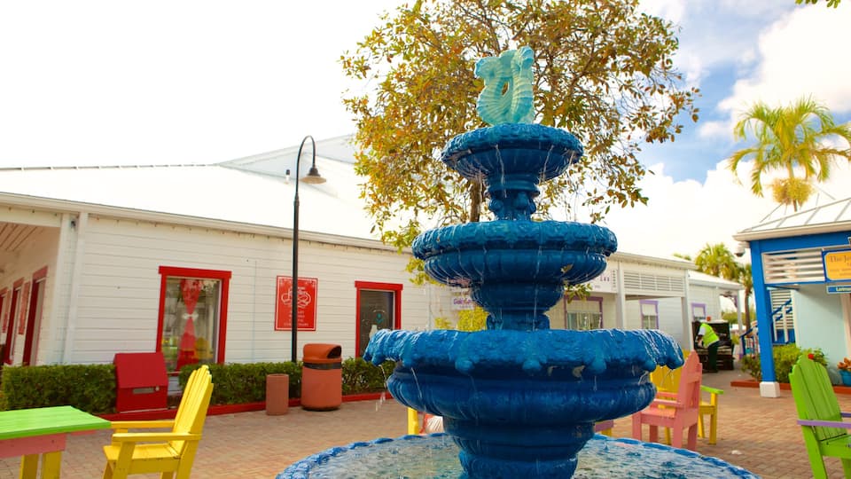 Port Lucaya Marketplace que inclui uma fonte