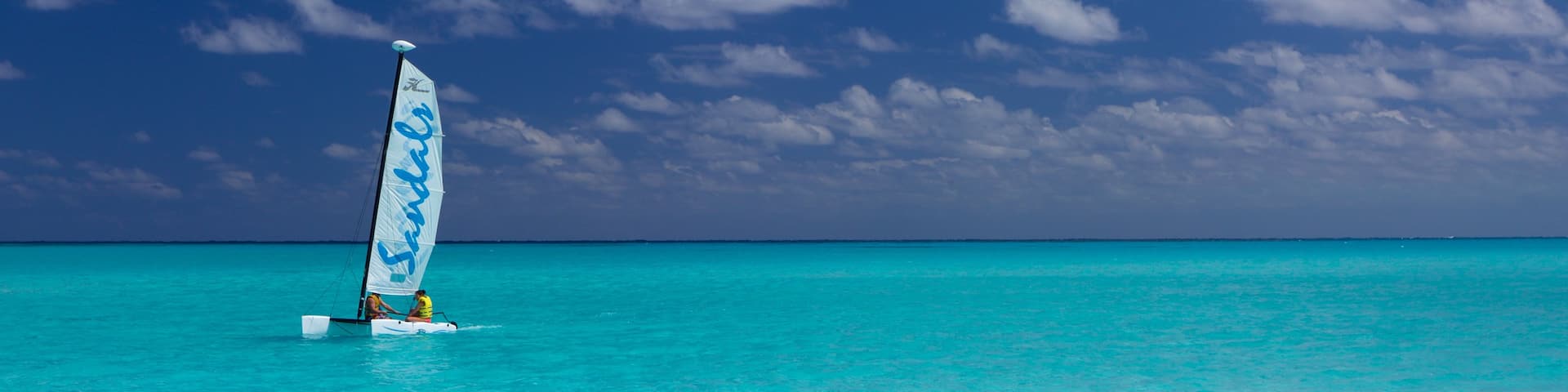 エメラルド ベイ 表示 ビーチ, 常夏の風景 と セーリング