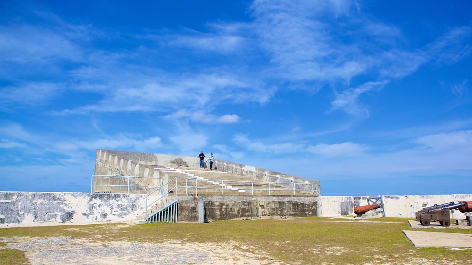 Fort Charlotte montrant patrimoine historique