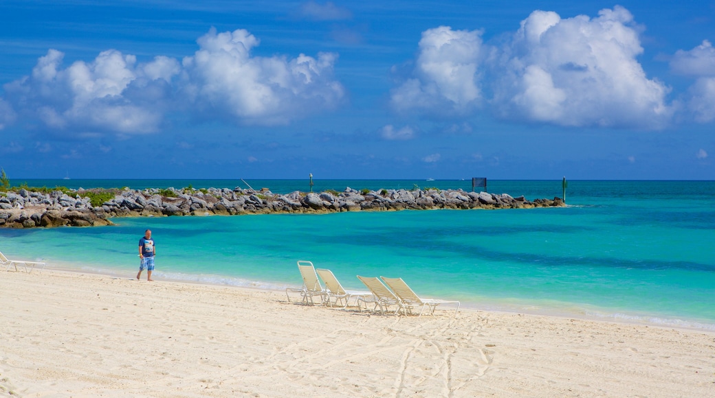 Lucaya Beach showing a sandy beach, general coastal views and rocky coastline