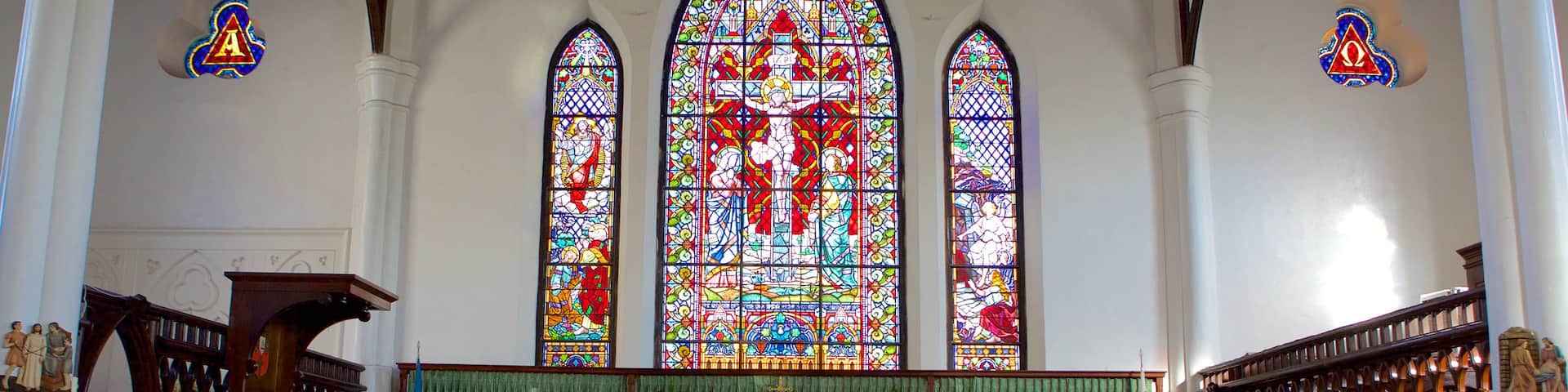 Christ Church Cathedral showing religious elements, interior views and art