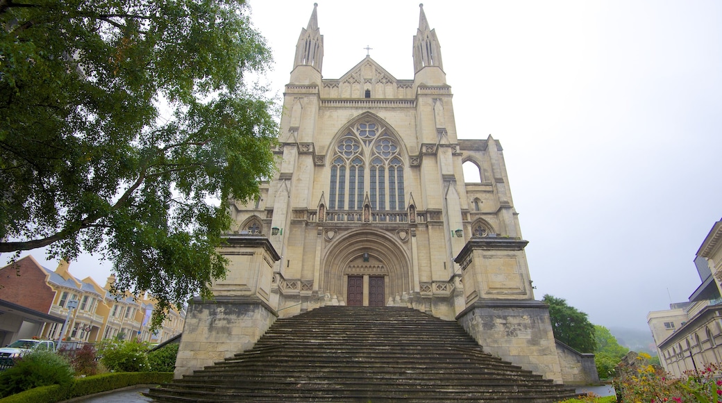 St Paul\'s Cathedral showing a church or cathedral and heritage elements