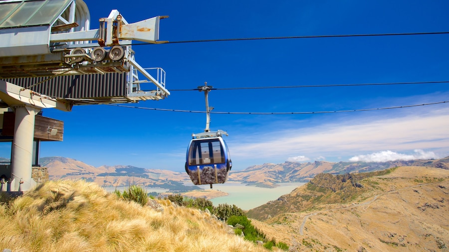 Christchurch Gondola which includes mountains and a gondola