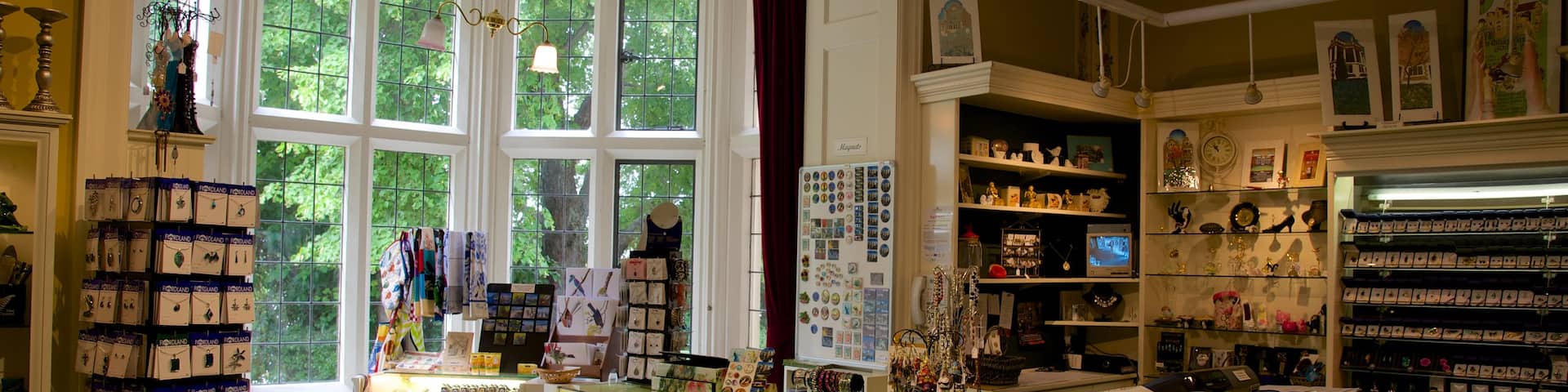 Olveston featuring interior views and shopping