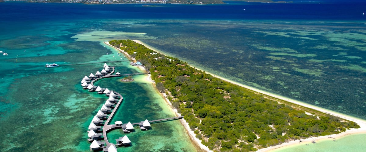 Ilot Maitre which includes island images