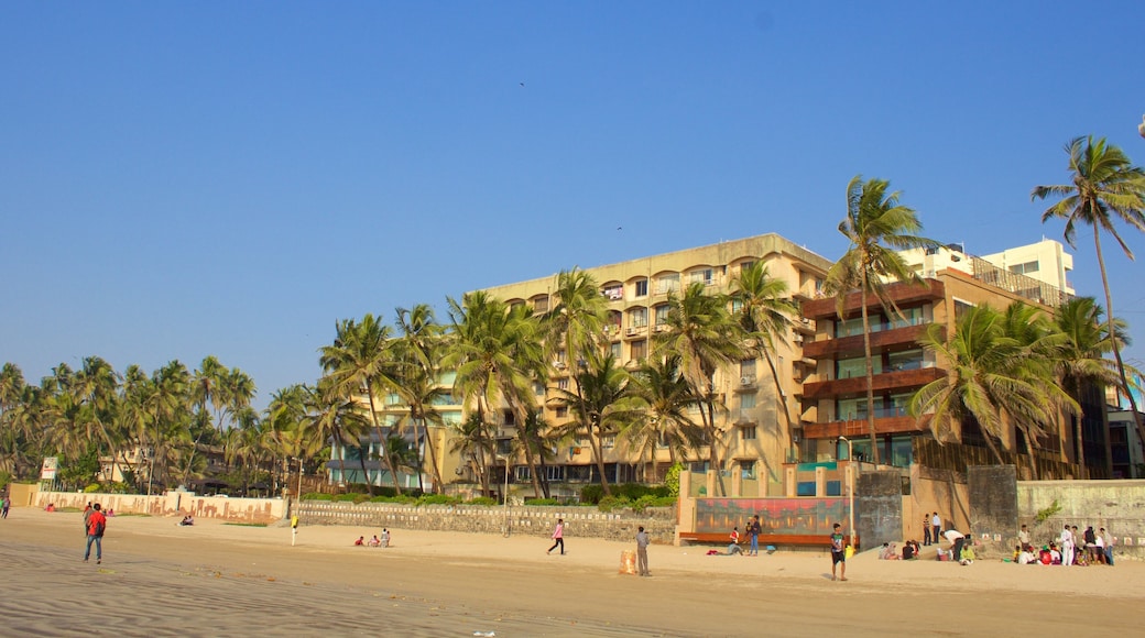 Juhu Beach showing general coastal views