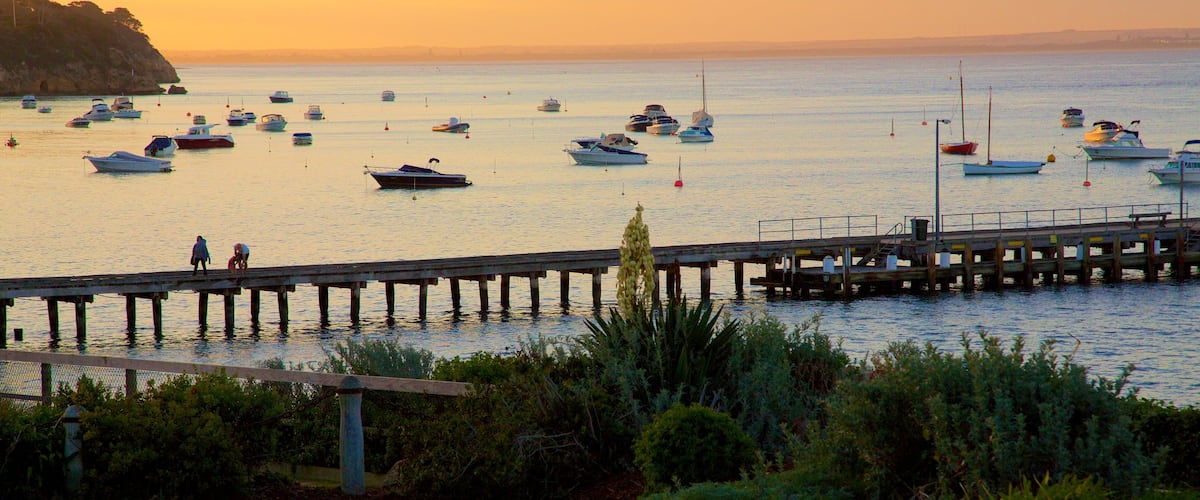 Portsea which includes sailing, general coastal views and a sunset