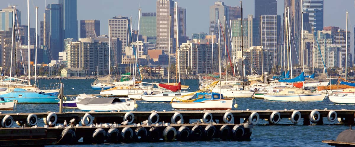 Williamstown featuring a marina, boating and sailing