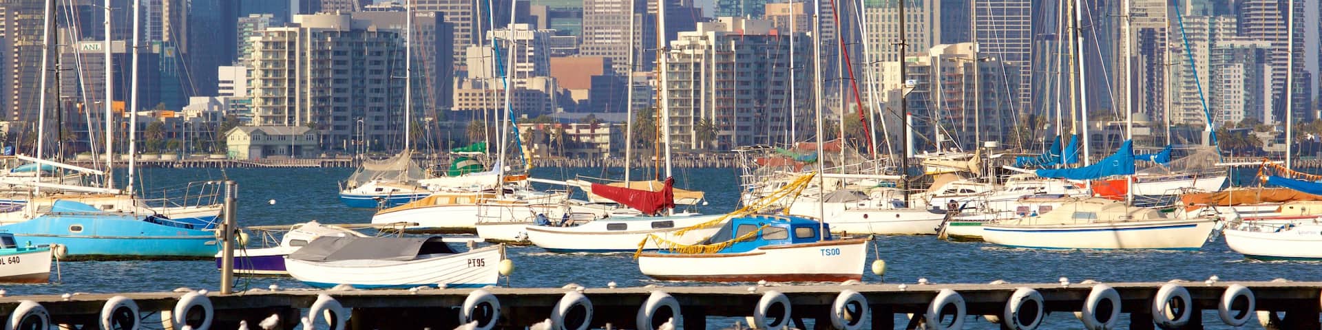 Williamstown featuring boating, a marina and skyline