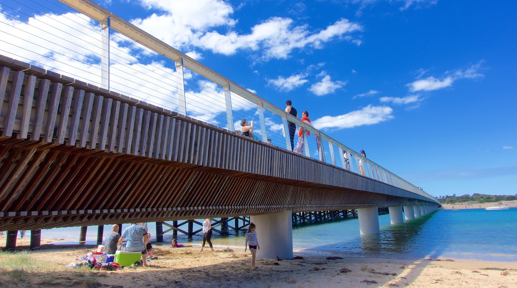 Barwon Heads mit einem Brücke und Sandstrand