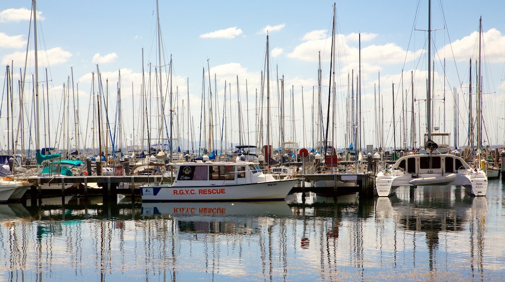 Geelong showing sailing, boating and a marina