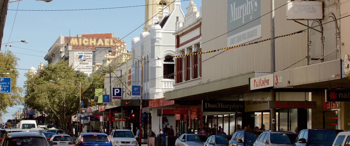 Prahran showing street scenes