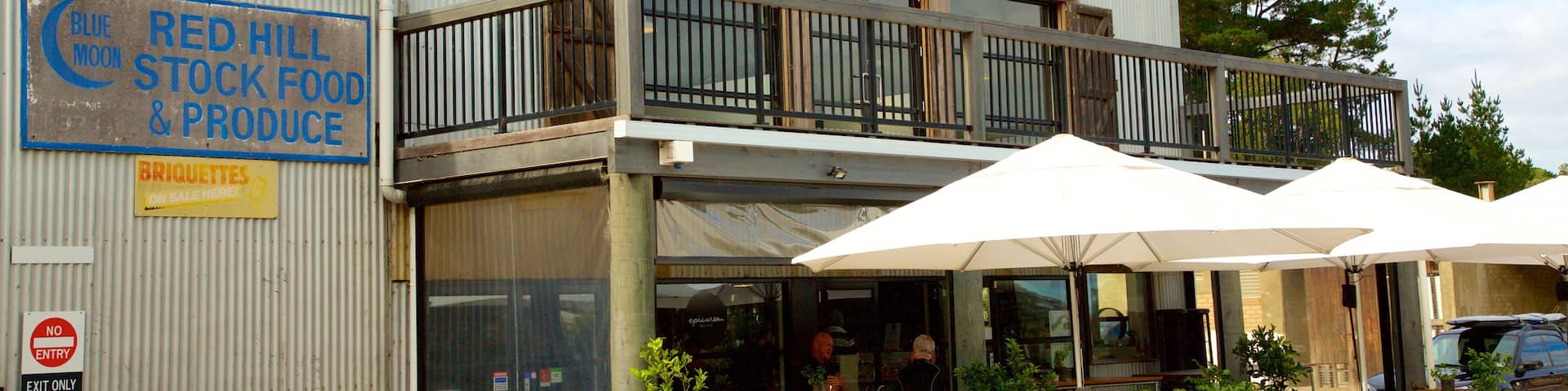 Red Hill South showing heritage elements and café scenes