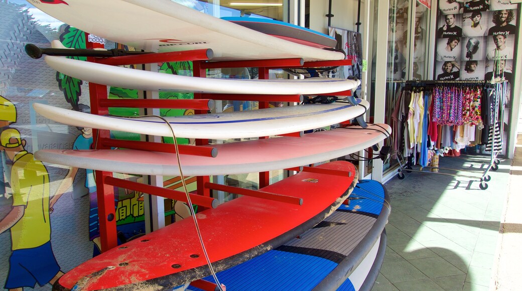 Apollo Bay featuring water sports and shopping