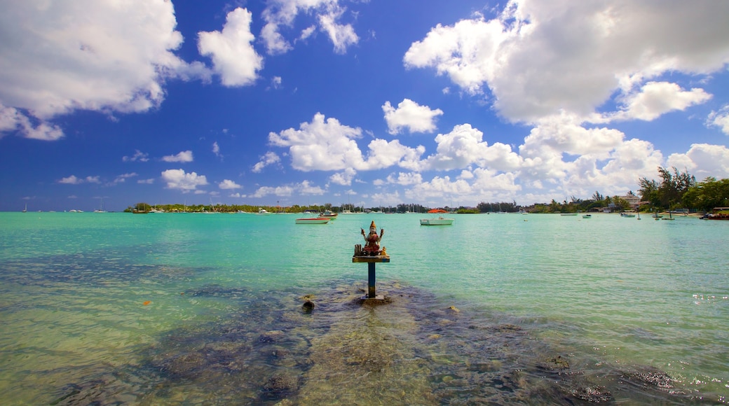 Grand Bay mostrando religiosità e vista della costa