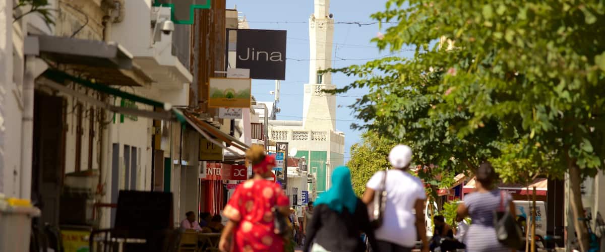 Saint-Denis joka esittÀÀ katunÀkymÀt sekÀ pieni ryhmÀ ihmisiÀ