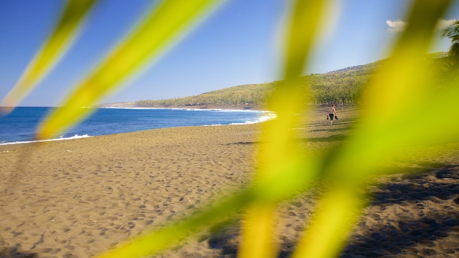 l\'Etang-Sale les Bains que incluye una playa de arena