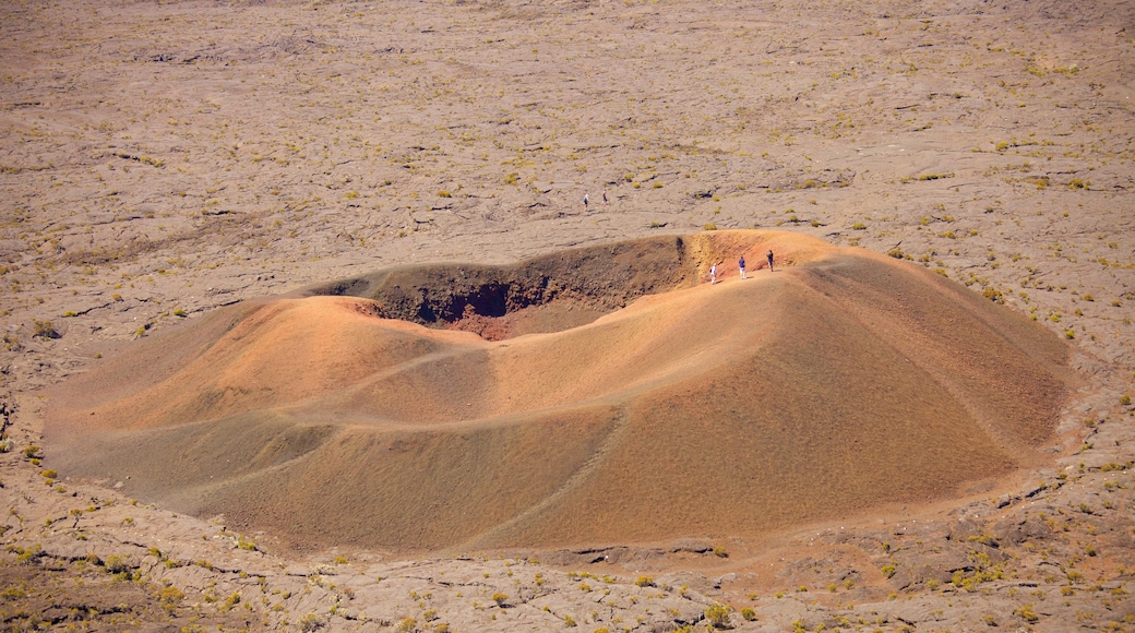 Piton de la Fournaise presenterar stillsam natur