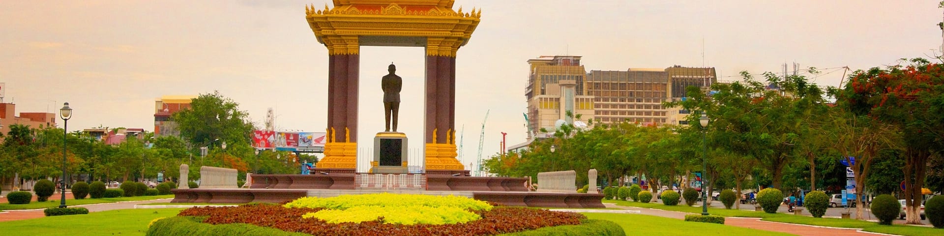 Independence Monument which includes a monument and a park