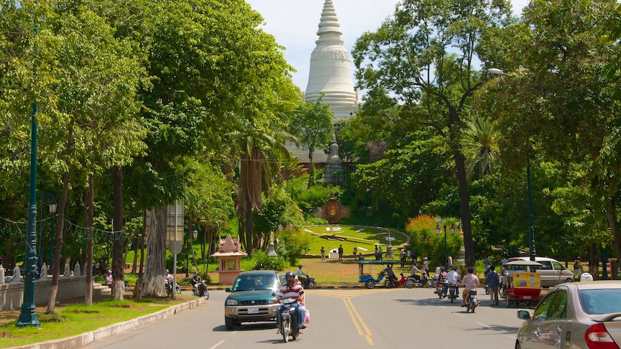 Wat Phnom che include giardino