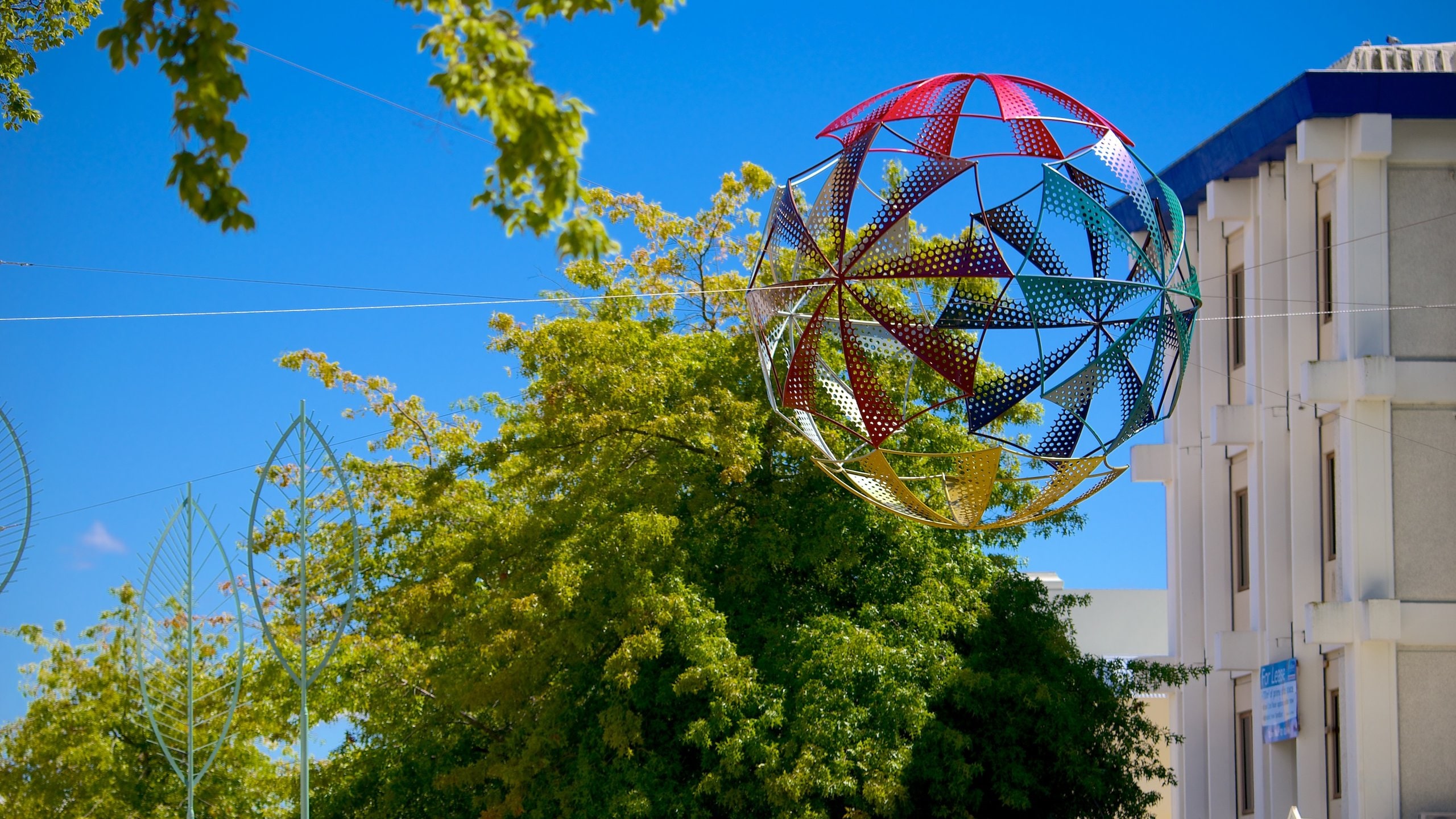 Hastings featuring outdoor art