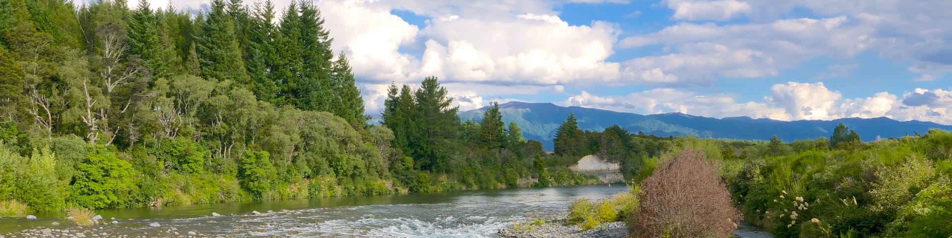 Turangi mit einem Rafting und Fluss oder Bach