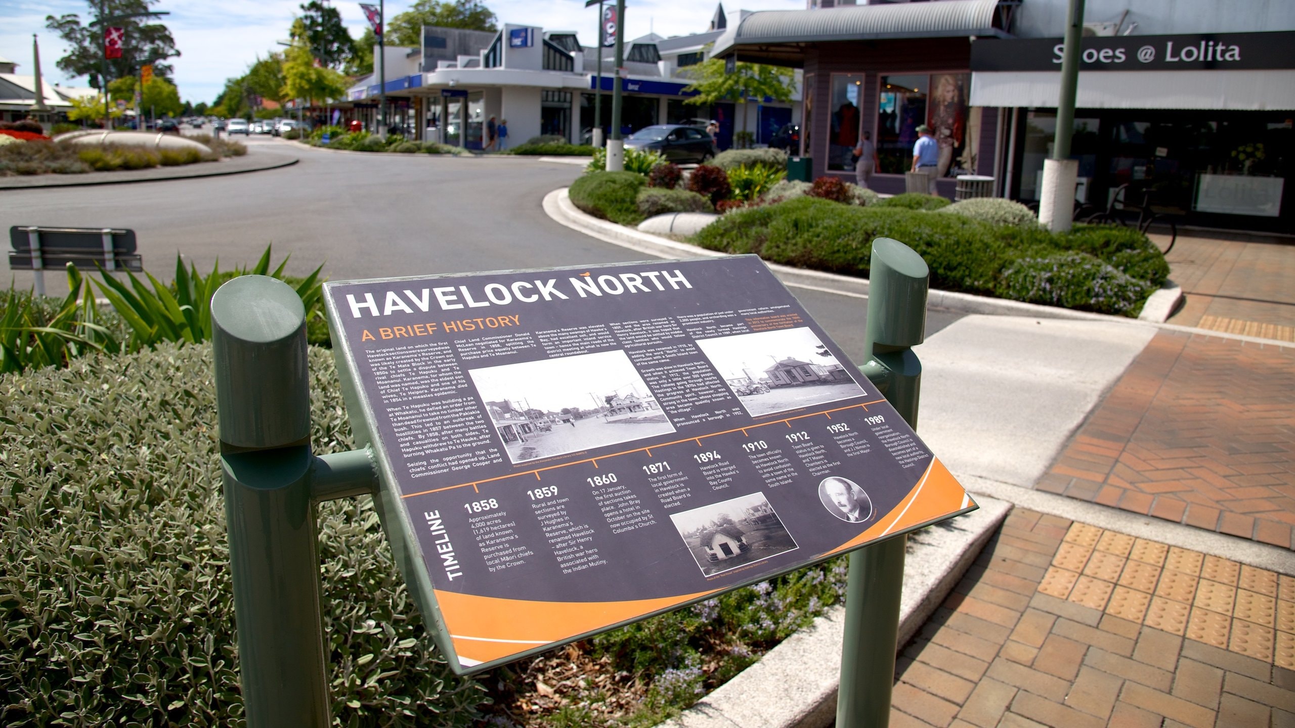 Havelock North which includes signage