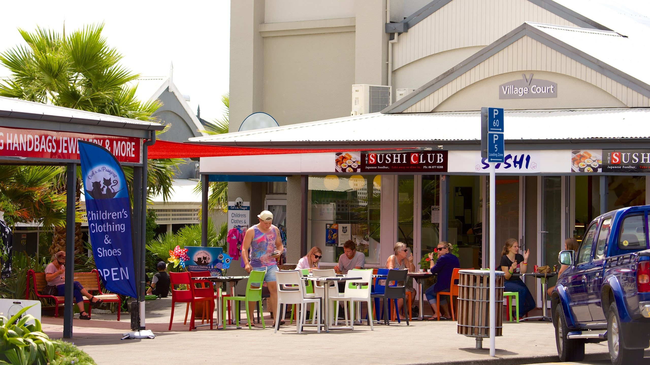 Havelock North showing outdoor eating