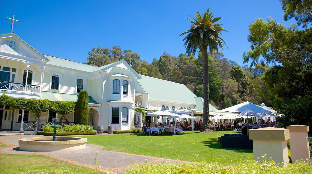 Mission Estate Winery showing outdoor eating and a park