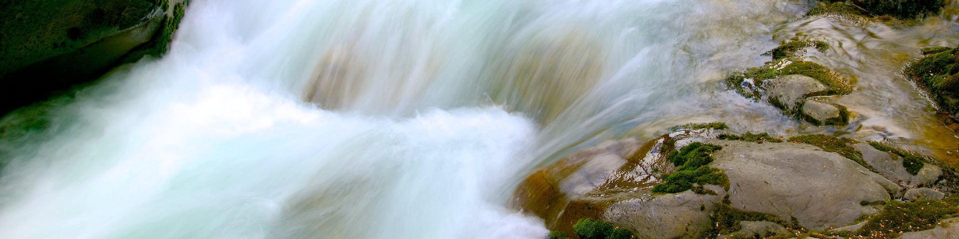 Turangi mostrando un río o arroyo