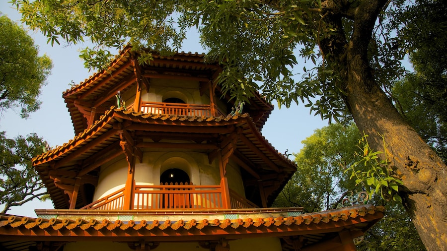 Confucius Temple which includes a temple or place of worship