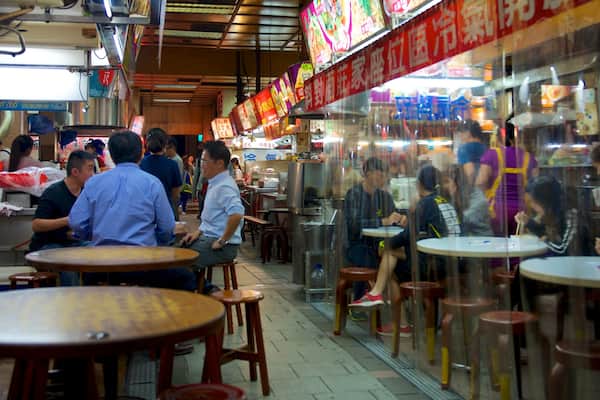 City God Temple qui includes sortie au restaurant aussi bien que petit groupe de personnes