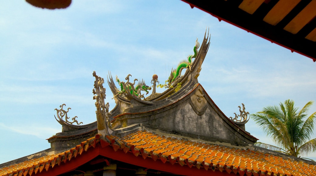 Chihkan Tower showing a temple or place of worship