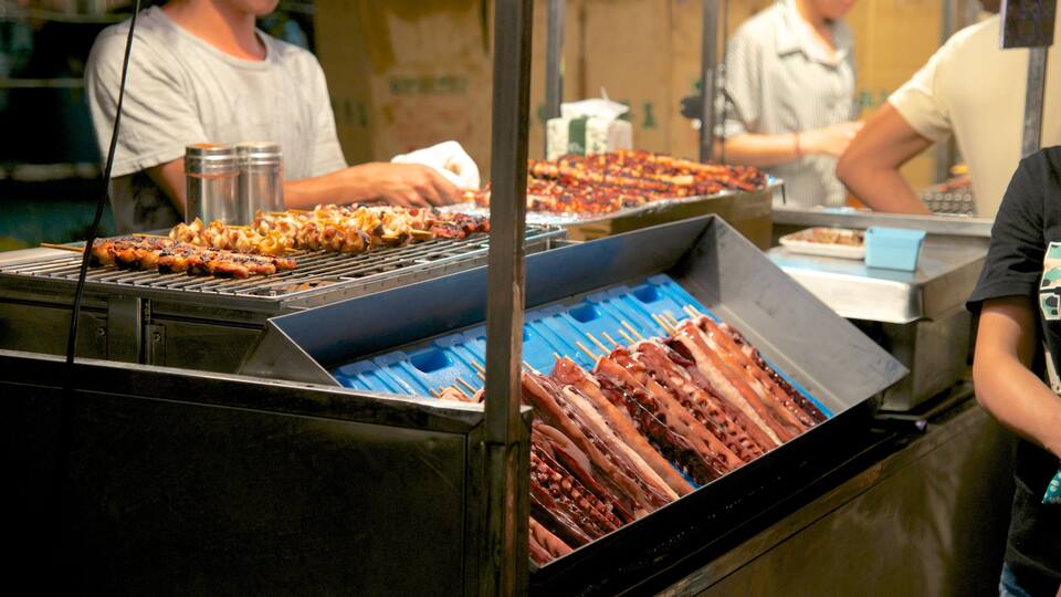Tainan showing food