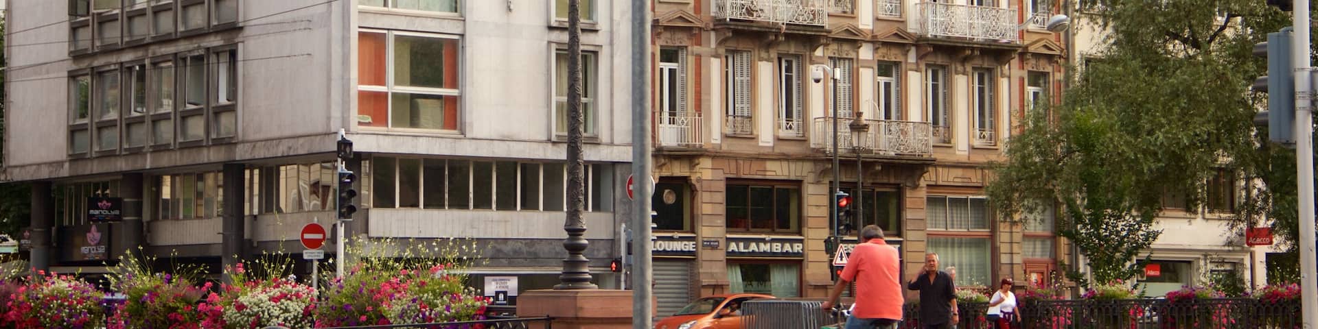 Train Station Square which includes a city