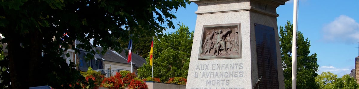Avranches mit einem Monument