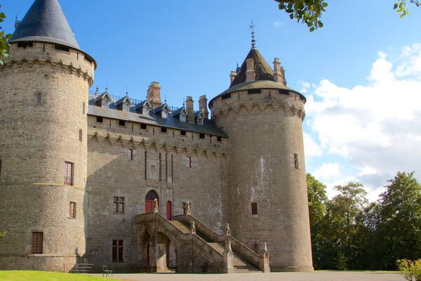 Combourg qui includes patrimoine architectural, château ou palais et patrimoine historique
