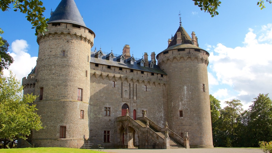 Combourg which includes heritage elements, château or palace and heritage architecture